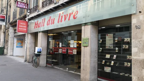 Nancy : Thomas Pesquet en séance de dédicace au Hall du Livre