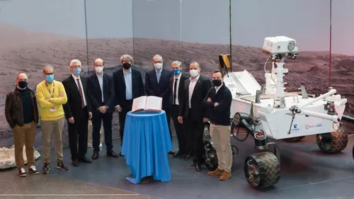 La Cité de l'espace et Comat signent un partenariat qui valorise le...