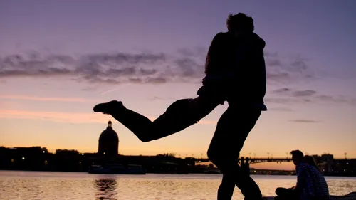 Voici les lieux où vous avez le plus de chance de trouver l’amour à...