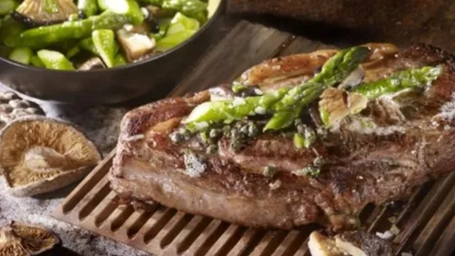 ENTRECÔTE PLANCHA AUX ASPERGES ET SHITAKE