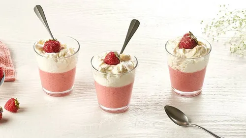 Mousse aux fraises et chantilly