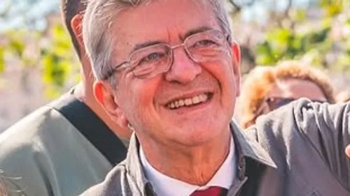 Budget 2027 : Jean-Luc Mélenchon promet la censure du gouvernement...