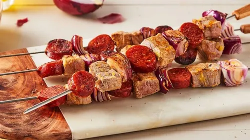Brochettes de porc et chorizo au four