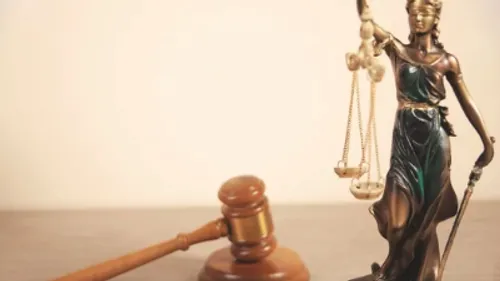 Un avocat déclare que "plus de 100 victimes" accusent le rappeur...