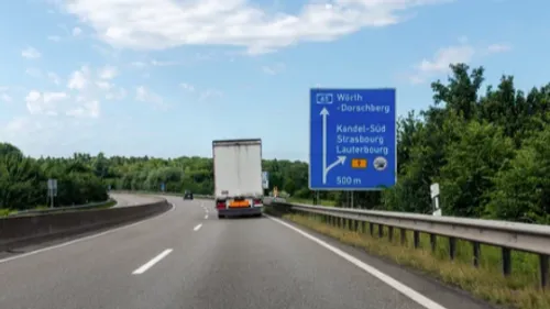 Un appel à témoins lancé après la chute d’un homme sur la M35 aux...