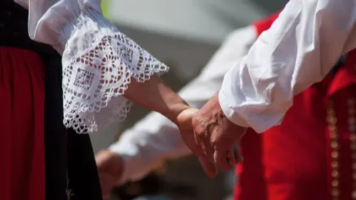 Une pénurie de coiffes alsaciennes menace les festivités