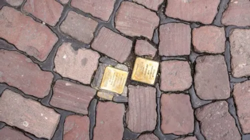 Des Stolpersteine pour garder en mémoire et éviter de répéter les...