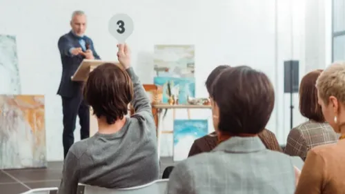 Forte affluence lors de la vente aux enchères d’objets confisqués