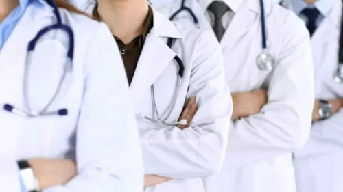 Vandalisme de cabinets, harcèlement sexuel, insultes : les...