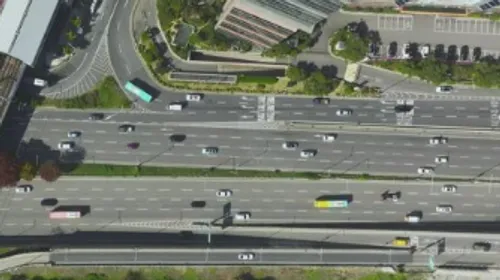 Corée du Sud : Un énorme gouffre s’ouvre sur une route à Séoul,...