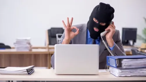 "Les escrocs sont rusés, ils savent gagner la confiance" : faux...