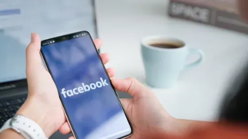 La révision des règles de Facebook liée à une montée des...