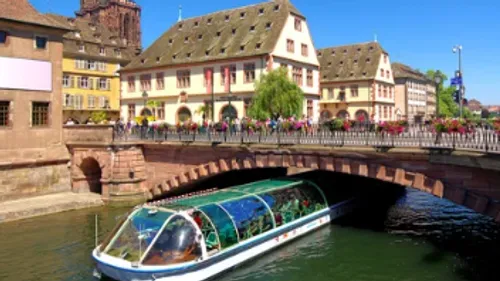Strasbourg : un bateau touristique immobilisé après un choc sur l’Ill
