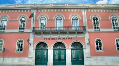Abandon de deux enfants au Portugal : l’extradition de leur mère...