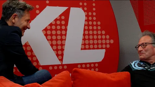 Pascal sur le canapé DKL !