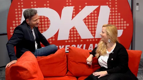 Elise sur le canapé DKL !