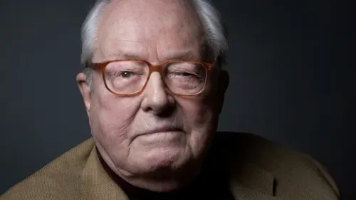 Le Pen placé sous “protection juridique”