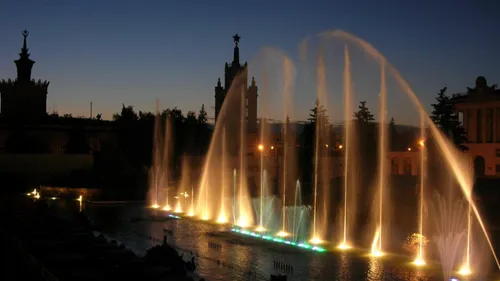 COLMAR VOIT LES CHOSES EN GRAND