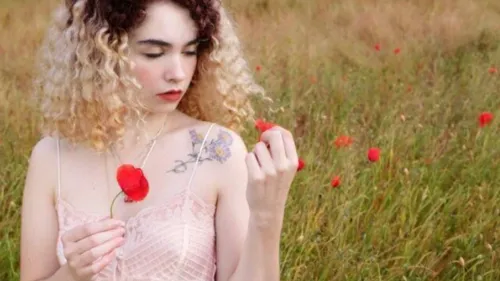 La chanteuse Koyo Aki se produit à la Régence