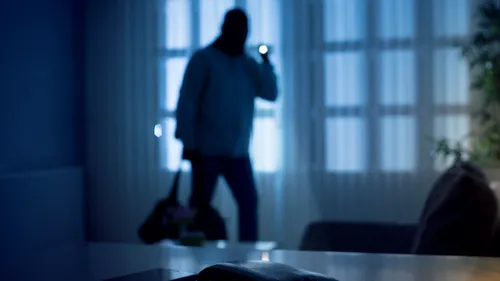 Un membre d'un gang mis en examen après les cambriolages ciblant...