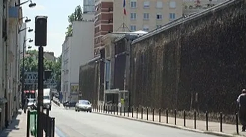 Deux députés interdits de visite à Nicolas Sarkozy à la prison de...