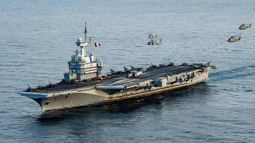 Le porte-avions Charles-de-Gaulle déployé en mer d’Arabie pour...