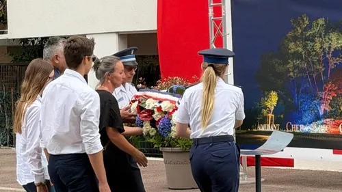 Mandelieu rend hommage au gendarme Éric Comyn, tué lors d’un refus...