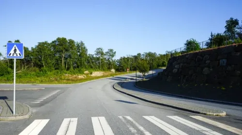 Un passage piéton lumineux à leds pour sécuriser la traversée des...