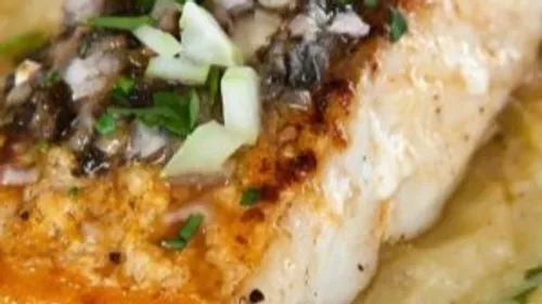 Dos de cabillaud à l'aneth sur lit d'écrasé de pommes de terre