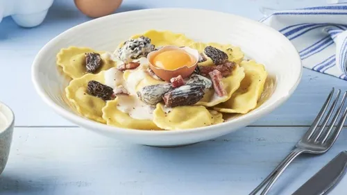 Raviolis à la carbonara et morilles