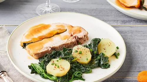 Rôti de porc à la bière et aux abricots secs