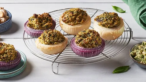 Oignons farcis quinoa, champignons, épinards avec ou sans viande