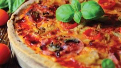 Tarte à la moutarde, jambon cru et tomates