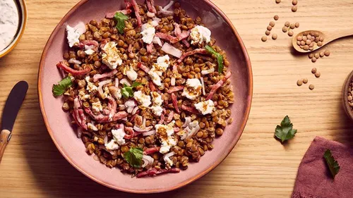 Salade de lentilles aux lardons et chèvre