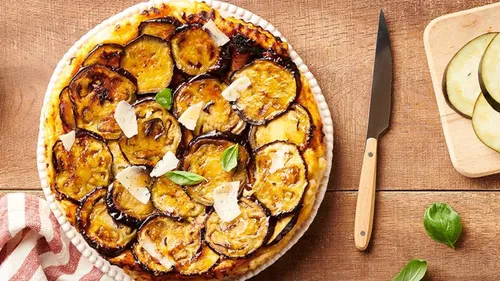 Tarte tatin aux aubergines et au pesto rouge