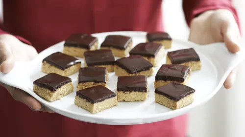 Carrés de biscuits au beurre de cacahuète et chocolat