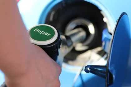 Carburants : le diesel dépasse les 2 € en France et pèse sur le...