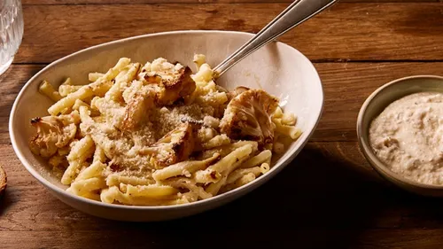 Pâtes à la crème de chou-fleur et lardons