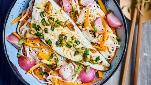 Filet de daurade mariné et ses pâtes de riz