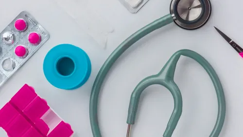 Trousse à pharmacie des vacances : les dix indispensables à emporter