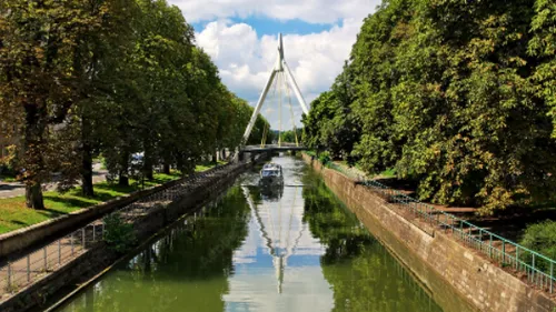 À Mulhouse, les berges de l’Ill réaménagées en espace de détente et...
