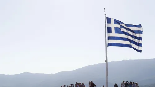 Grèce : deux morts et des centaines d’évacuations dans des...