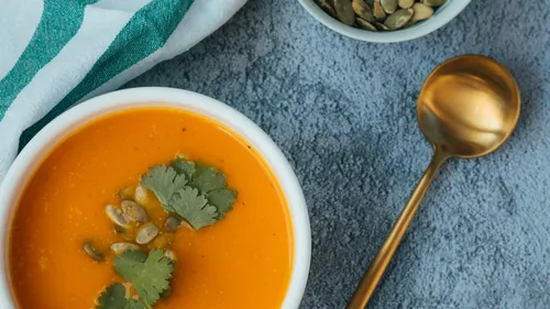 Soupe gourmande au potimarron et graines de courge