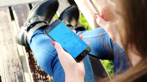Le téléphone portable bientôt interdit dans les lycées
