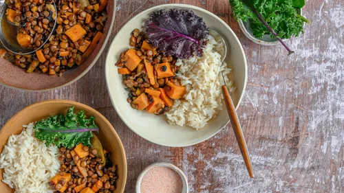 Sauté de lentilles vertes aux carottes et riz basmati