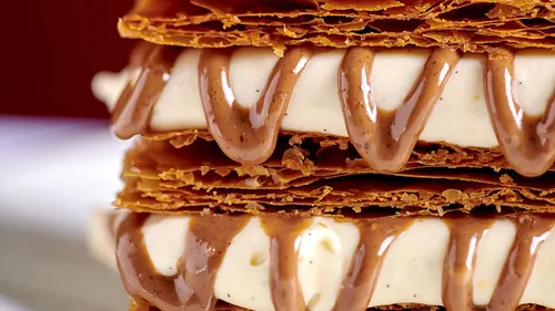 Mille-feuilles praliné et noix de pécans