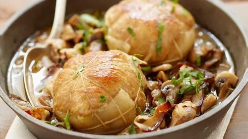 Paupiettes de veau, champignons, sauce au vin blanc