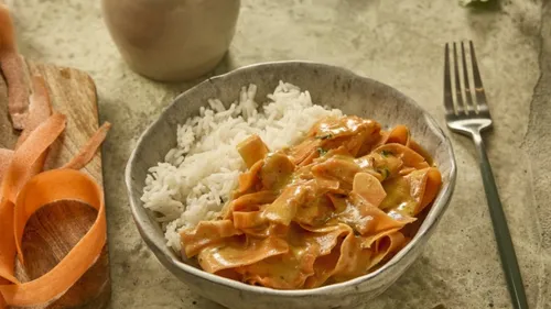 Tagliatelles de carottes et sauce coco