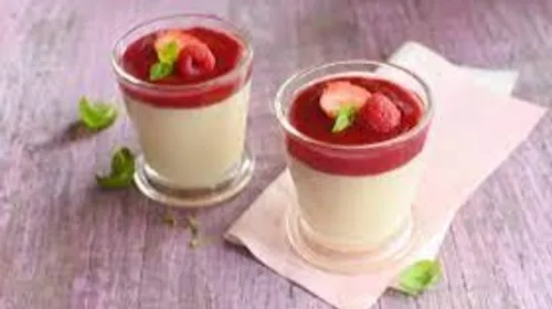 Panna cotta aux fruits rouges légère et sans lactose