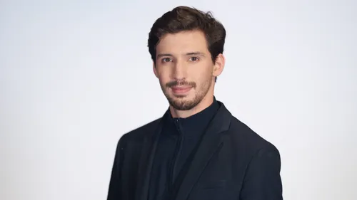 Européennes : Victor Lachenait, candidat PS-PP, en visite à Dijon